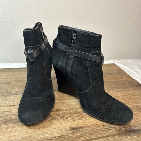 Tory Burch Aaden Women's Ankle Boots Black Suede Harness Logo Emblem Wedge - Picture 2 of 10